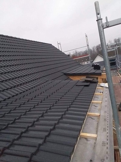 Dach Dach, widerstandsfähige Materialien für Profis mit Profis gearbeitet